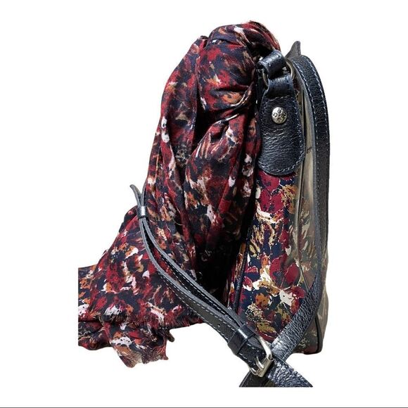 NEW Patricia Nash Scarlet Bloom Antilly Leather Sling Bag Navy Floral Crossbody - Picture 4 of 14